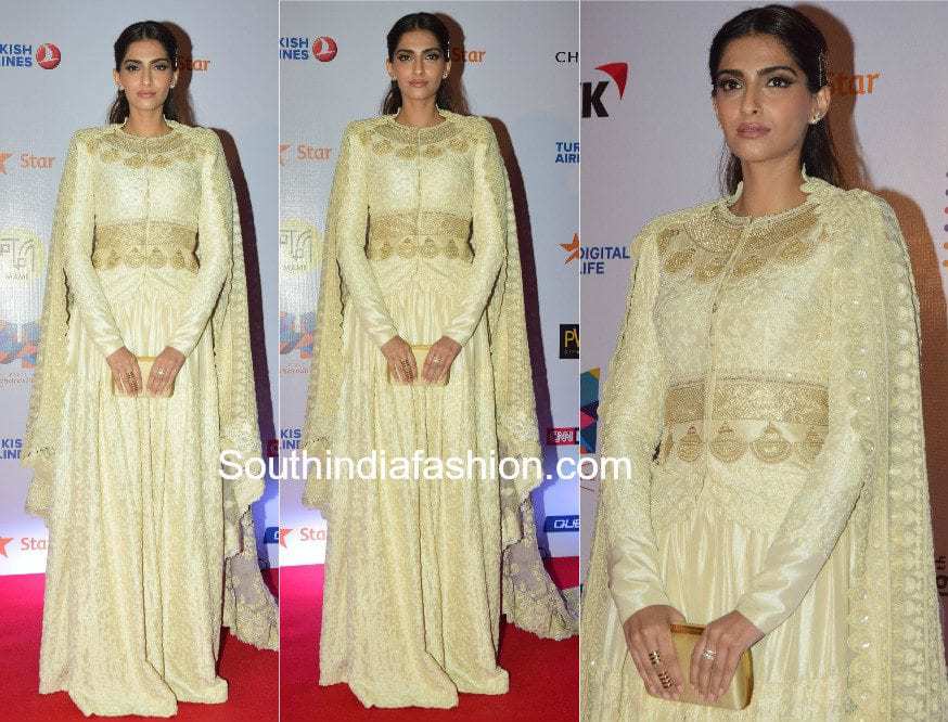 sonam kapoor anamika khanna mami closing night