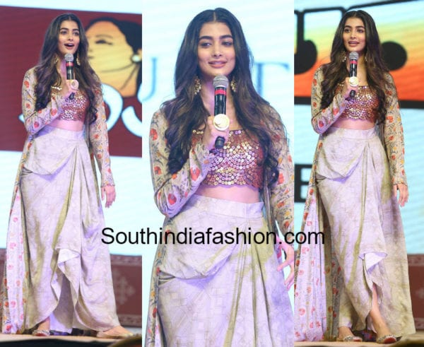 pooja hegde dress rangasthalam pre release event 600x491 pooja hegde dress in rangasthalam pre release function