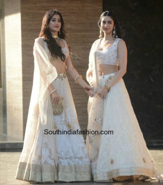 jhanvi kapoor and khushi kapoor in white lehengas at sonam kapoor sangeet function