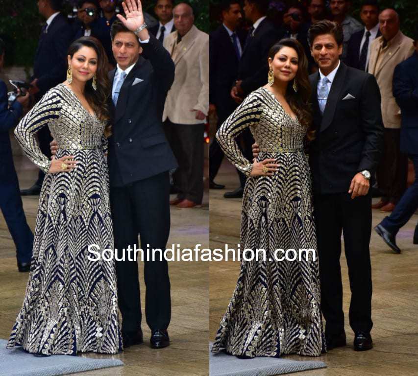 sharukh khan gauri ambani engagement bash sharukh and gauri at akash ambani engagement