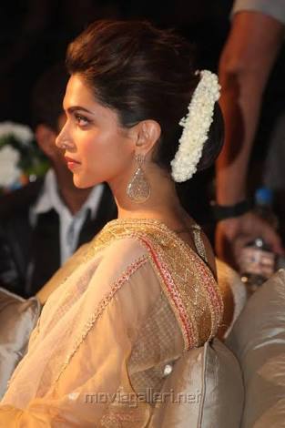 Top 10 Gajra Hairstyles To Try This Wedding Season! Top 10 Gajra Hairstyles To Try This Wedding Season!
