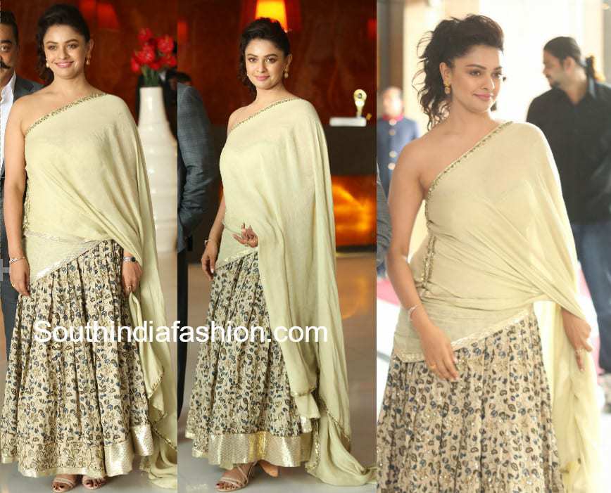 pooja kumar kalamkari lehenga at vishwaroopam 2 audio launch