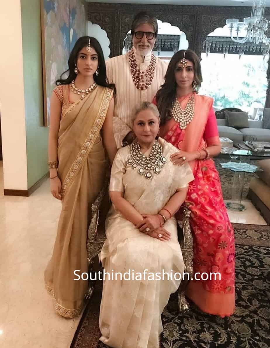 amitabh bachchan with family at isha ambani wedding