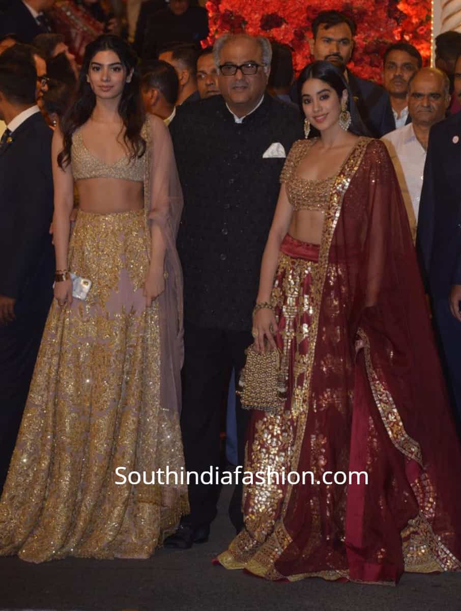 janhvi khushi isha ambani wedding janhvi and khushi at isha ambani wedding