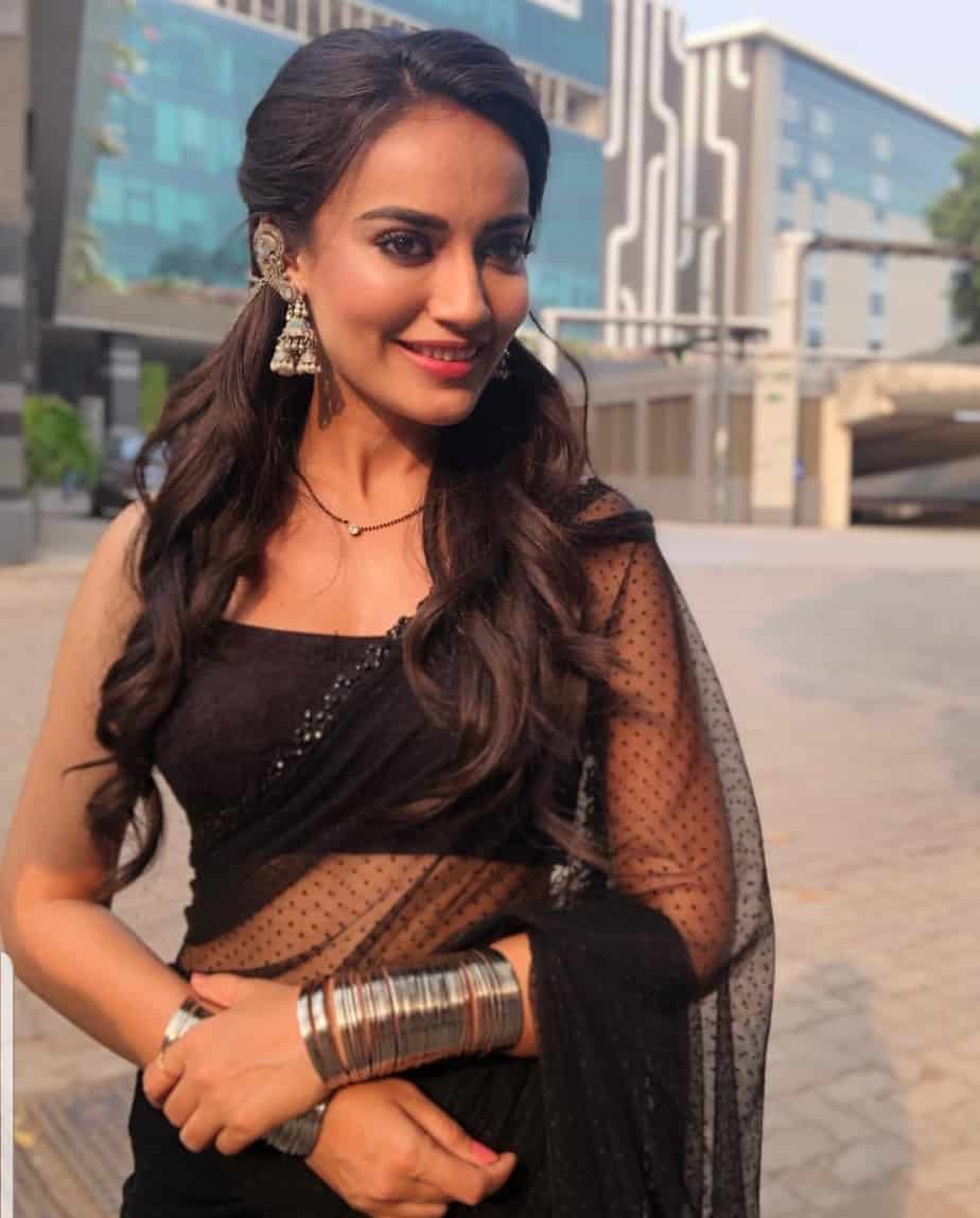 Surbhi jyoti saree look