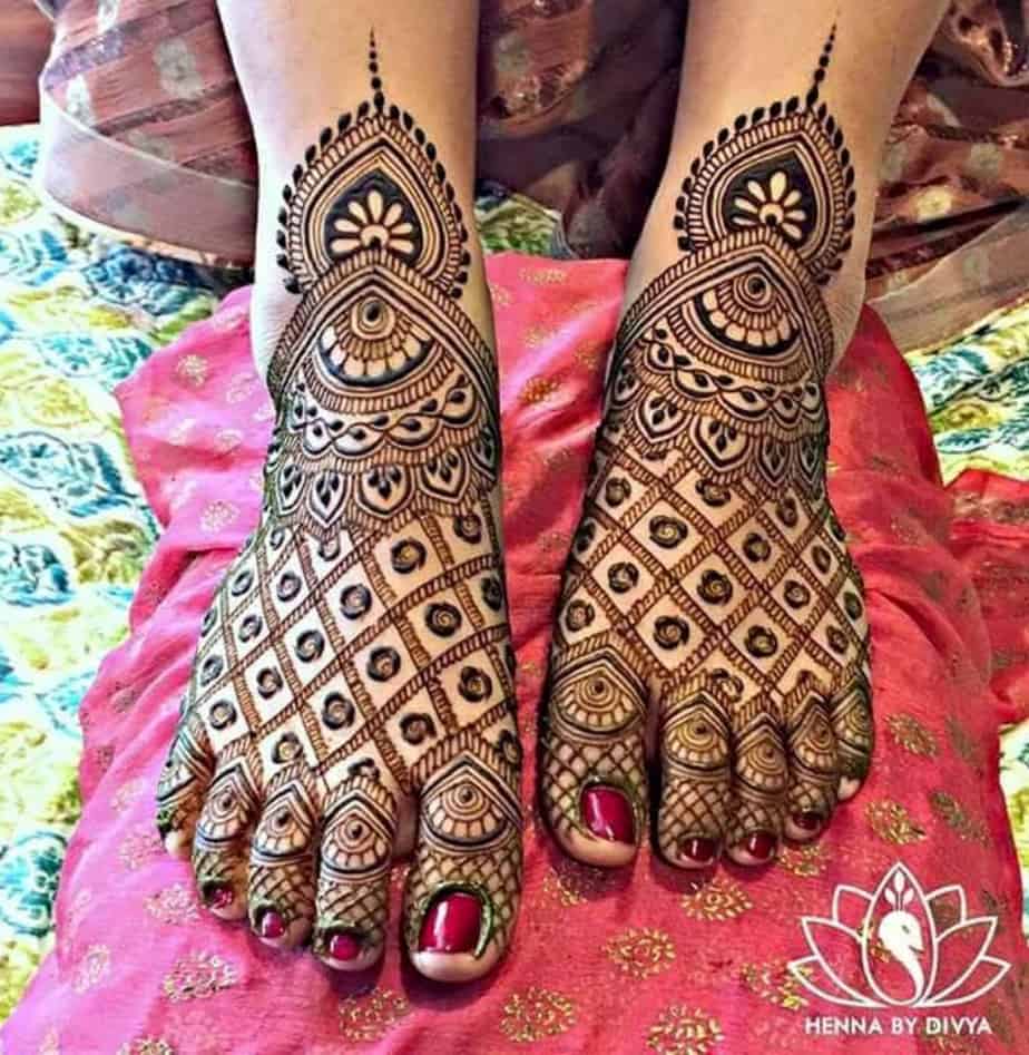 simple mehendi designs for legs