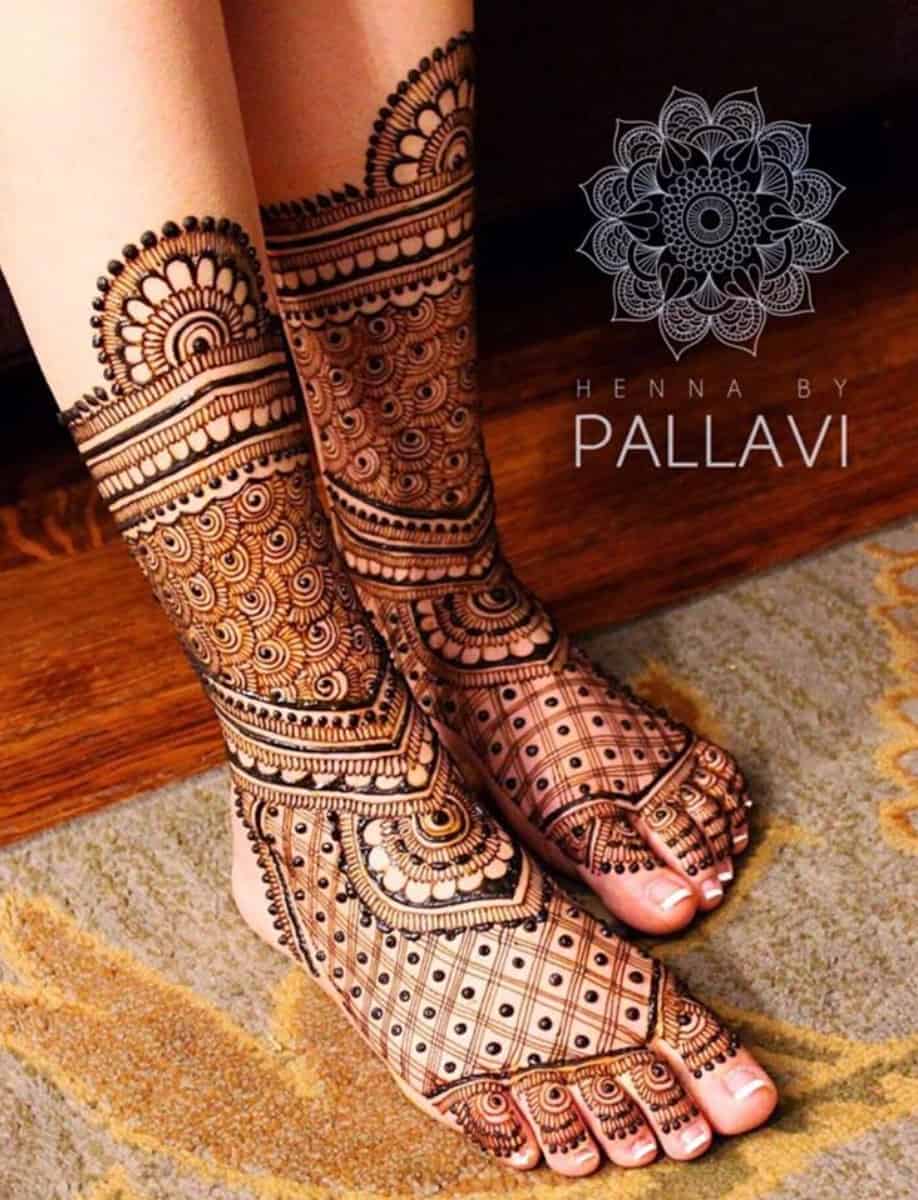 30 Mind Blowing Leg And Foot Mehndi Designs For Brides