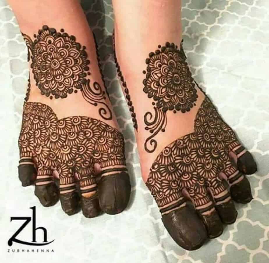 30 Mind Blowing Leg And Foot Mehndi Designs For Brides