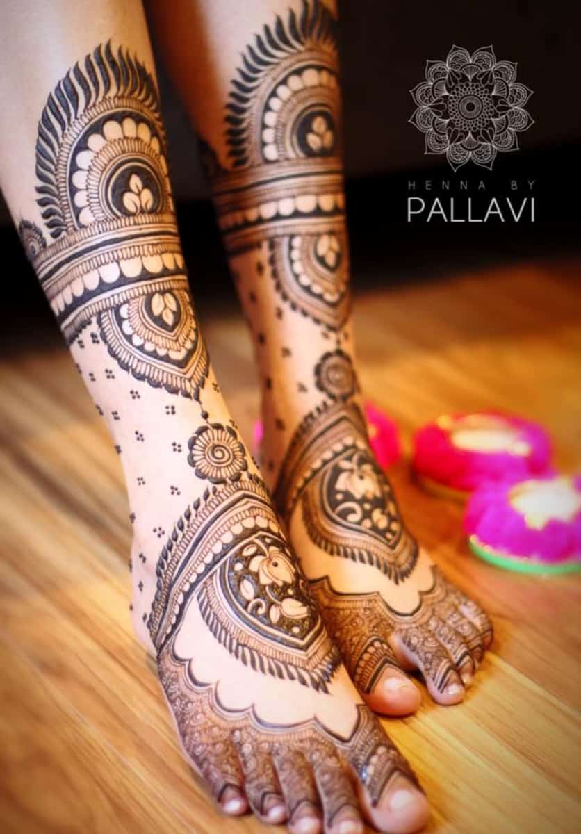 leg mehndi design simple and easy