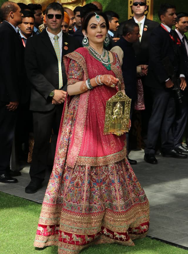 nita ambani lehenga at akash ambani wedding