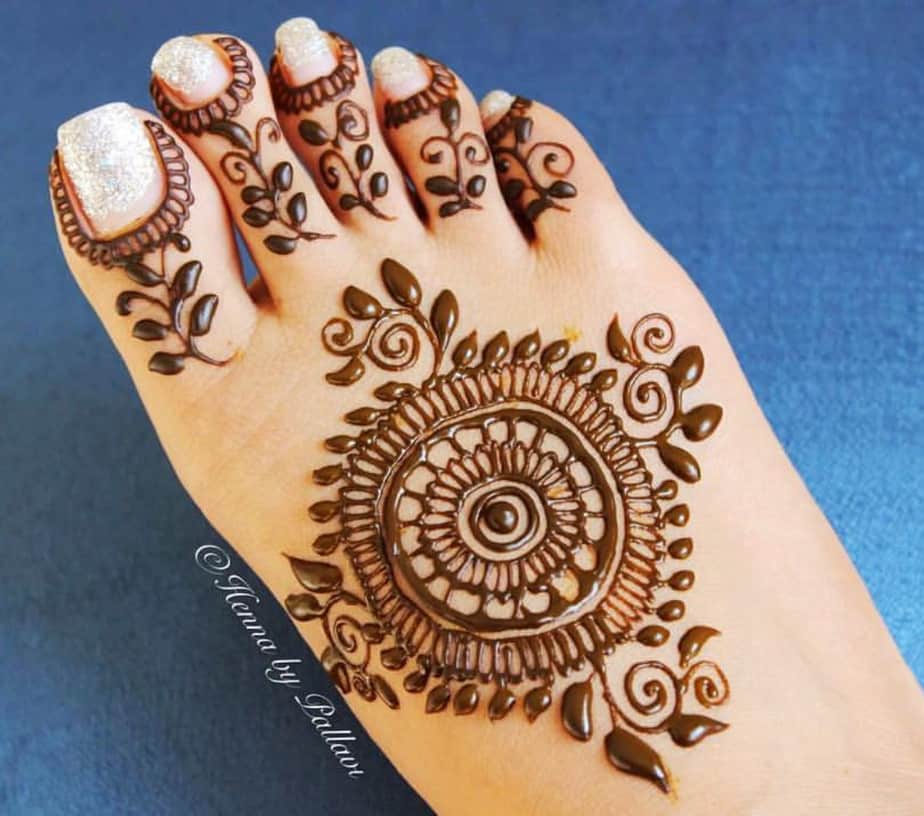 foot mehndi design