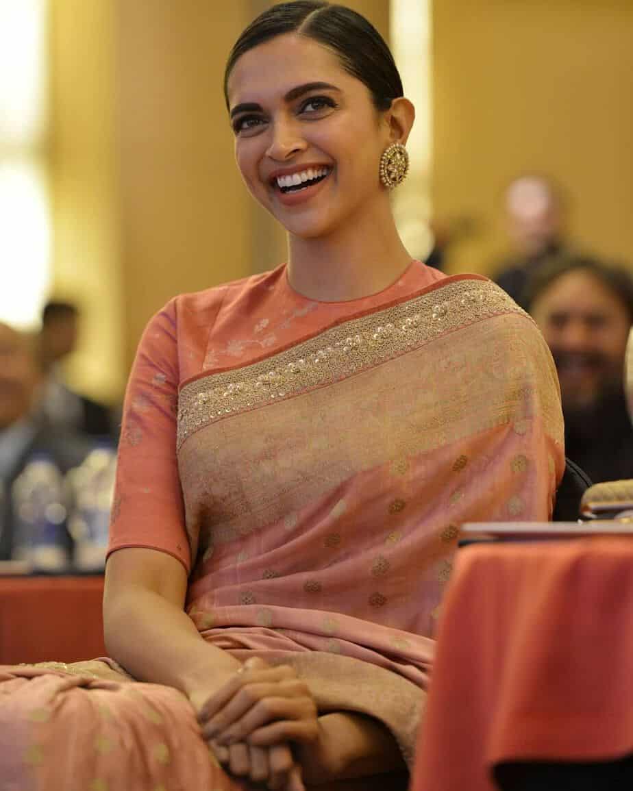 Deepika Padukone Hairstyles With Sarees - Style Inspiration! Deepika Padukone Hairstyles With Sarees - Style Inspiration!