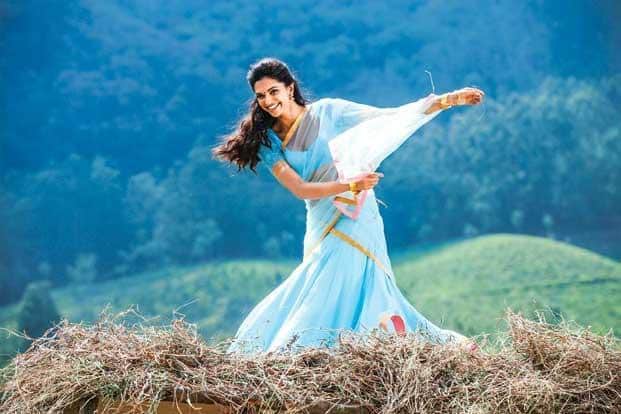 deepika in blue saree