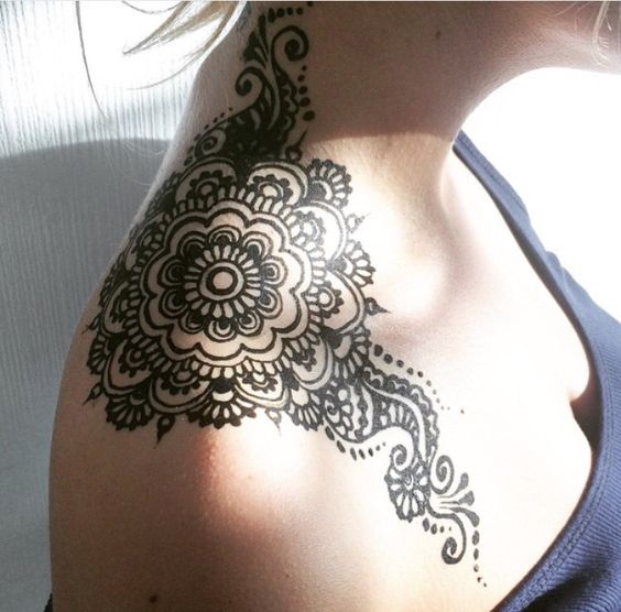 51 Adorable Neck Henna Tattoos