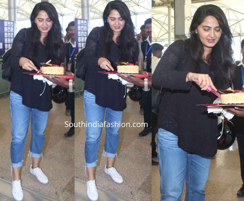 anushka shetty birthday airport (1)