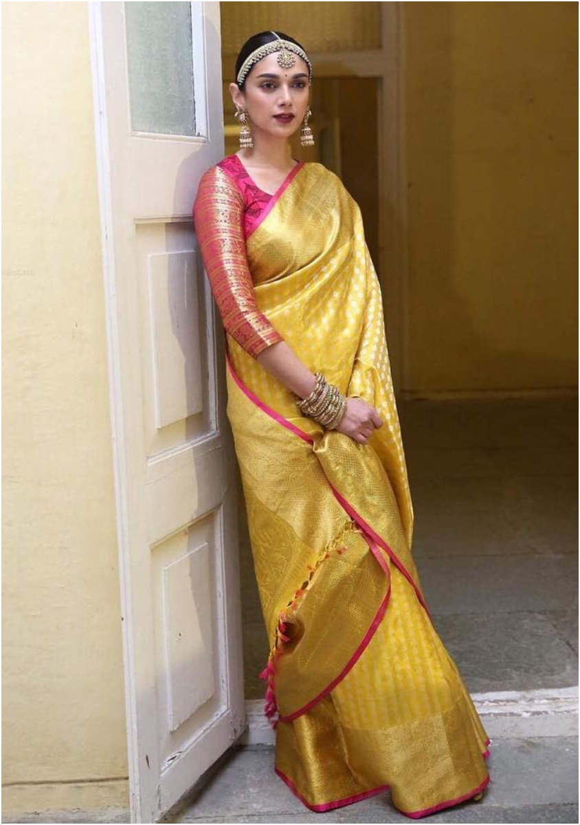 Gudi Padwa 2023: Take traditional Paithani saree inspiration from Prarthana  Behere | Times of India