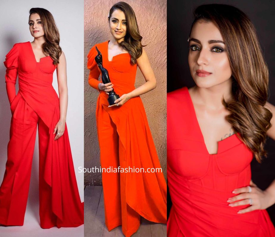 trisha krishnan in red dress at filmfare awards south 2019 (2)