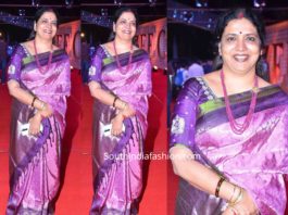 jeevitha rajasekhar in purple silk saree at zee cine awards telugu 2020