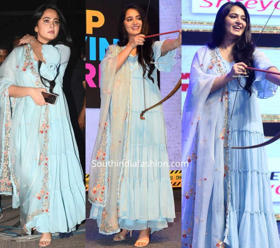 anushka shetty in blue anarkali at hit movie pre release function (3)