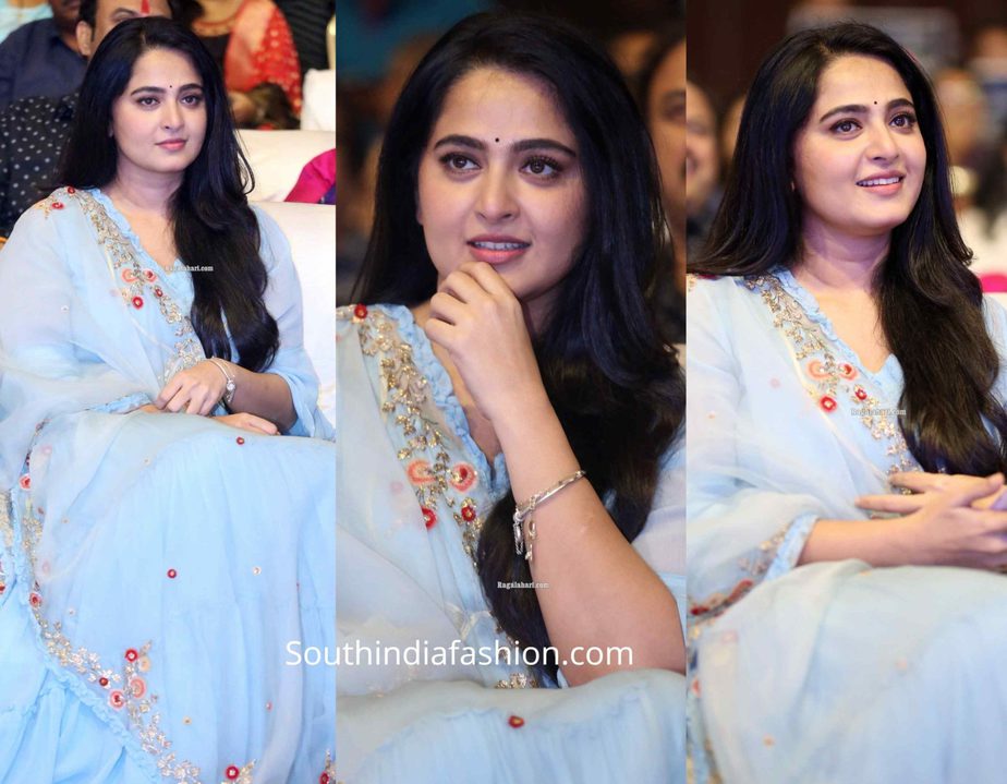 anushka shetty in blue anarkali at hit movie pre release function (1)