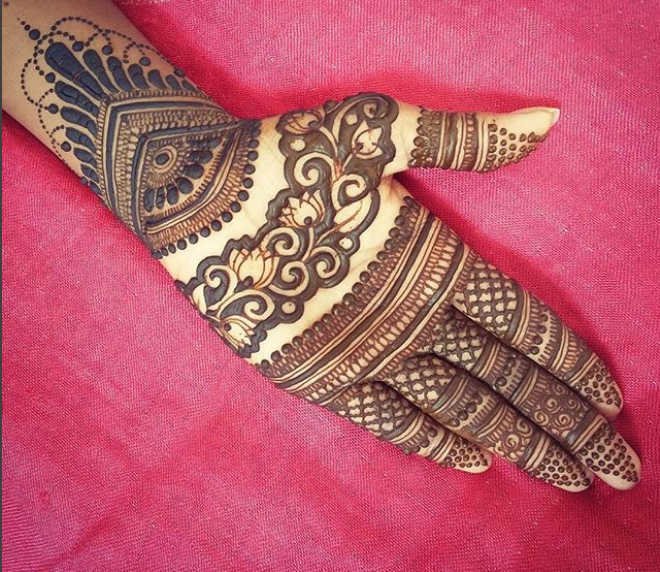  front hands beautiful mehndi design