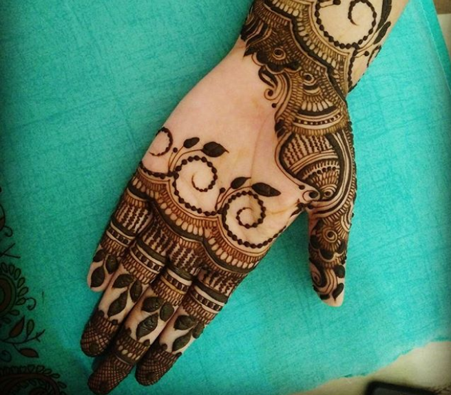 easy mehndi design for palm