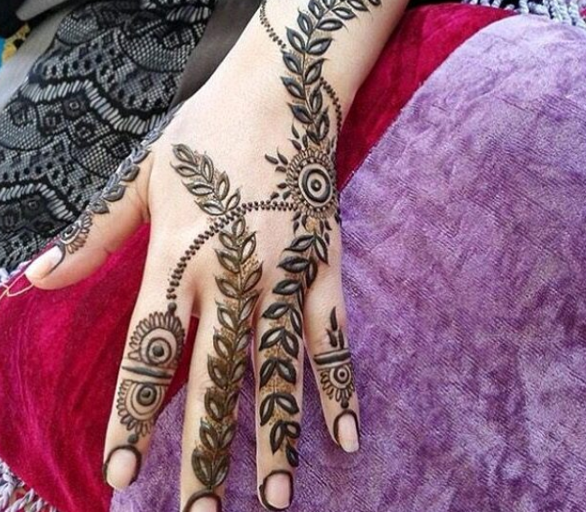 simple leaf henna design 