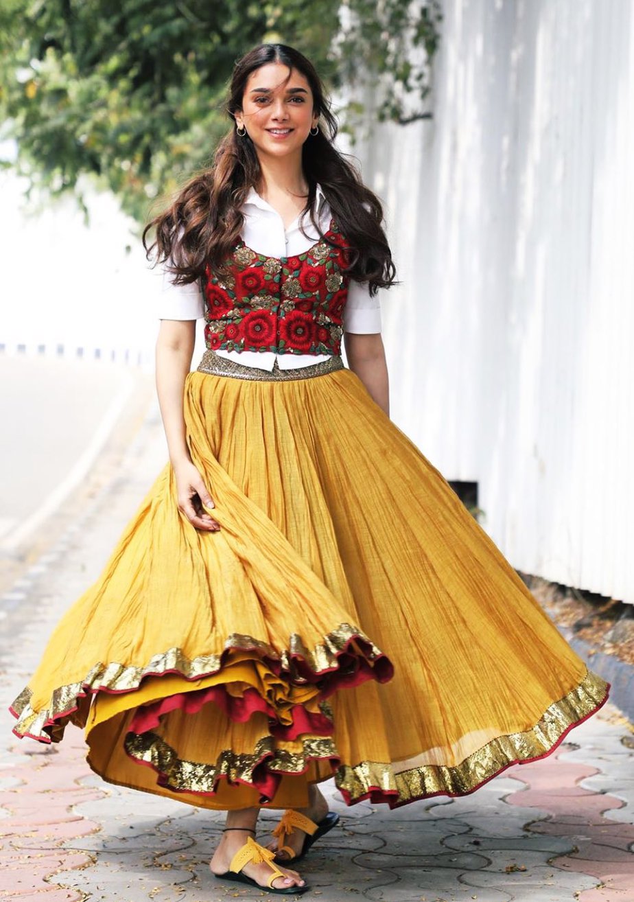 Aditi Rao Hydari's Stunning Outfits From Her Latest Telugu