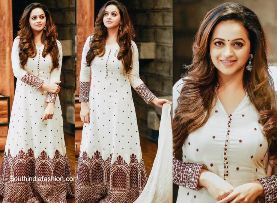 Bhavana in a red and white anarkali