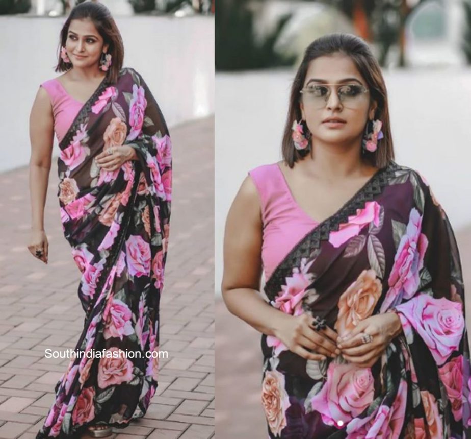 Remya Nambeesan in a pink floral saree2