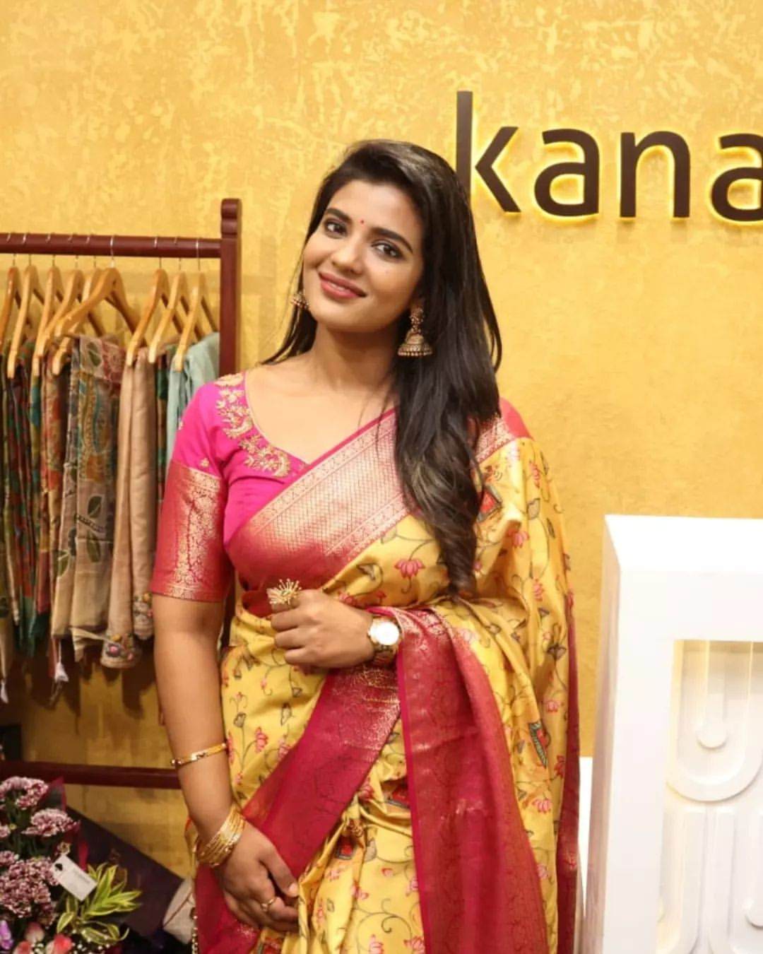 Aishwarya Sharma in Silver Grey Kanjivaram Saree with KARAGIRI  Karagiri
