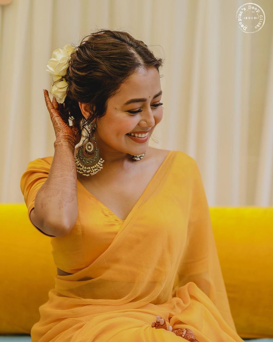 Earrings for haldi function discount