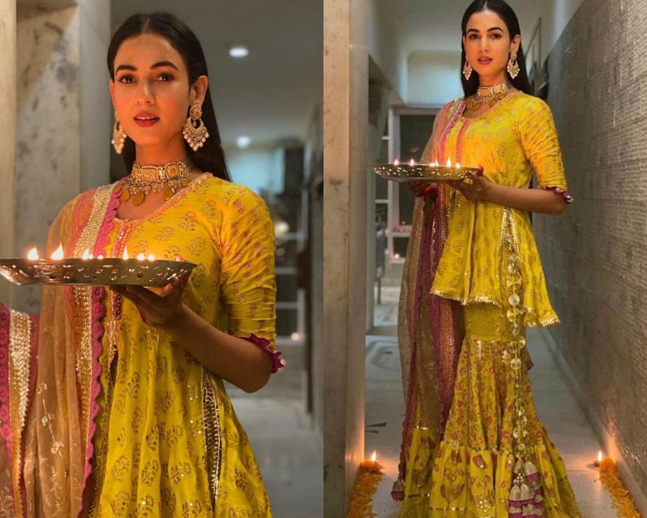 Sonal Chauhan in maayera jaipuri sharara collage 1