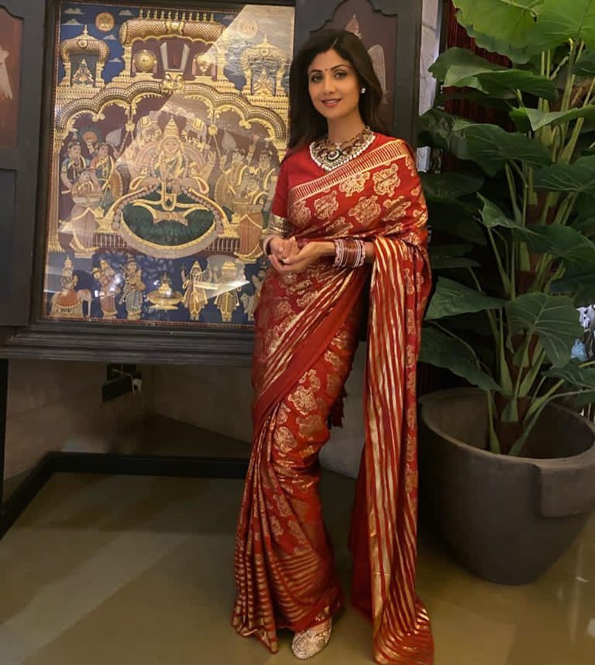 Shilpa Shetty looks stunning in a maroon foil printed saree by Masaba Gupta for Karva Chauth!