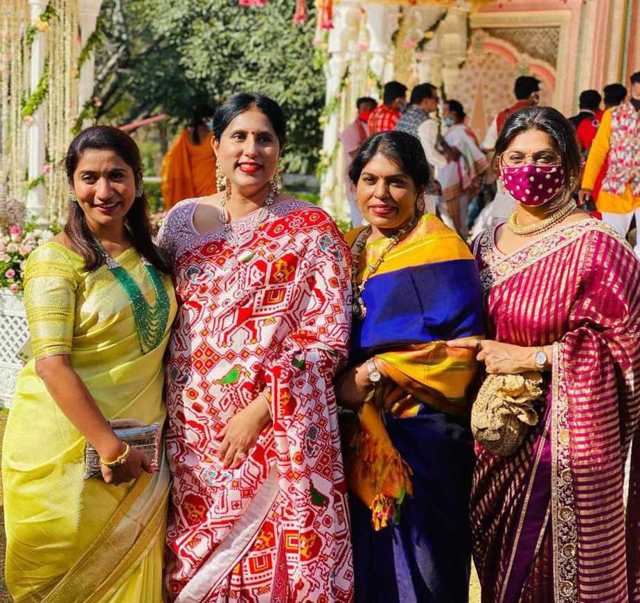 Pinky reddy in a pink saree by Abujani sandeep khosla for a wedding1