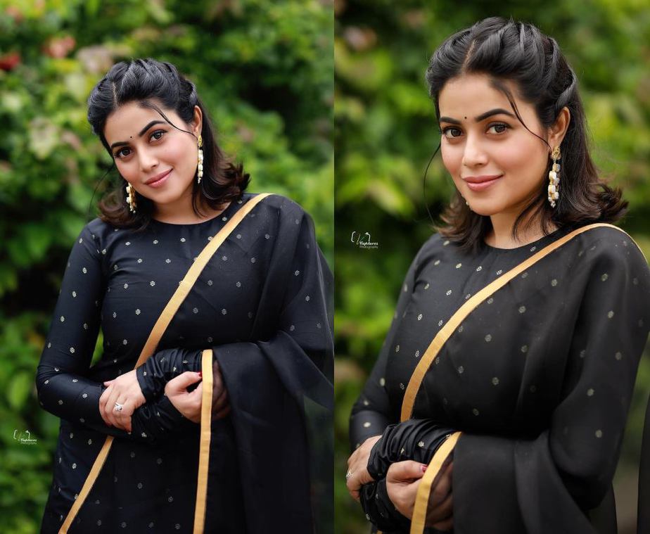 Shamna kasim in a black stylediva label kurta set1 (1)