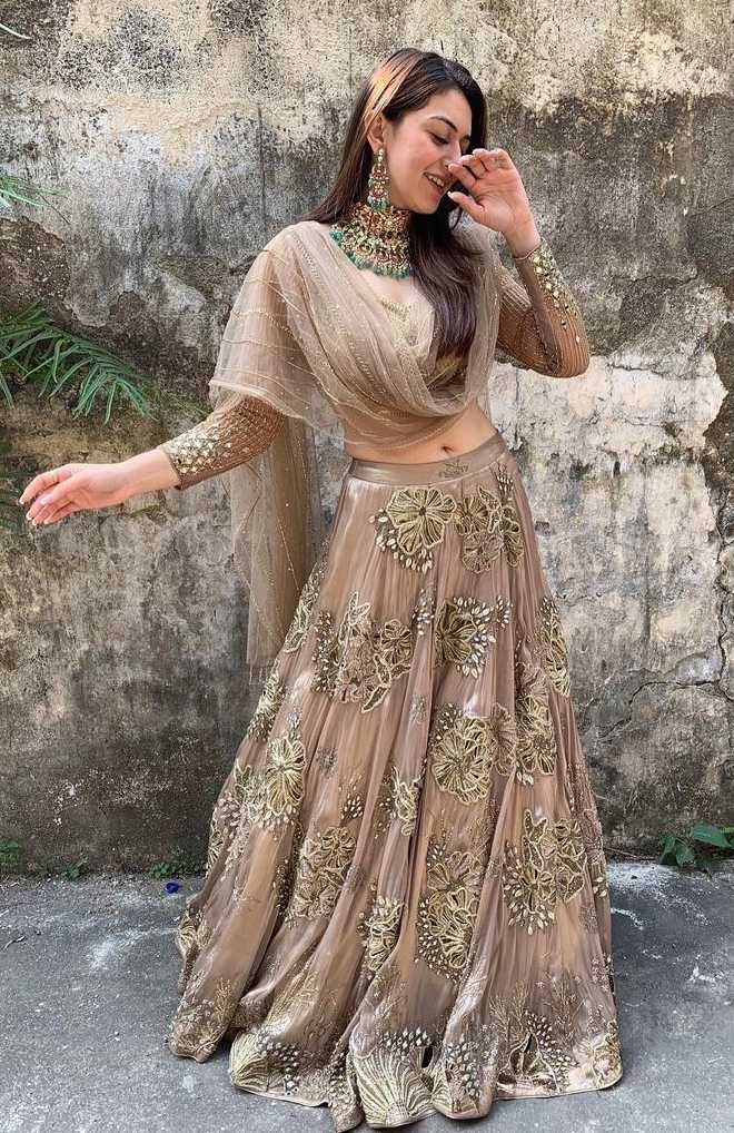 Hansika Motwani sizzles in a champagne gold lehenga!