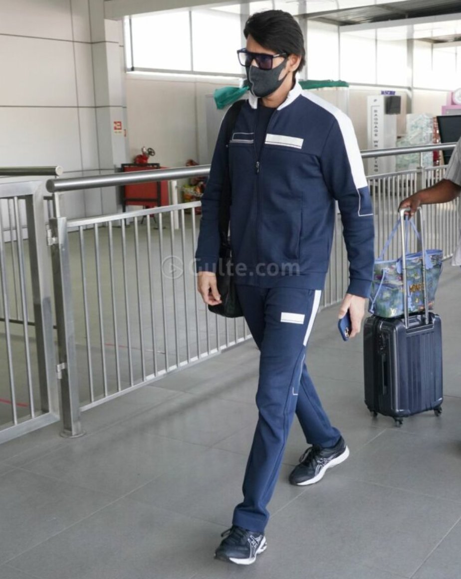 Mahesh Babu's Louis Vuitton bag at Hyd airport turns heads, it is