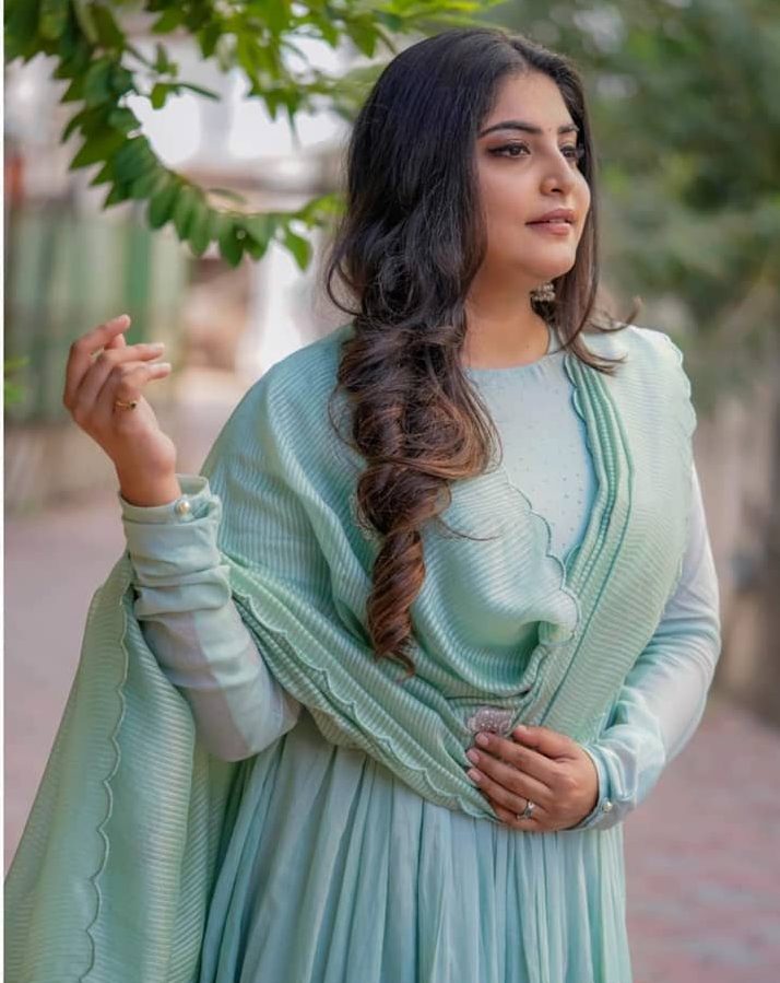 Manjima Mohan in a mint mogra dress for Kalathil Sandhippom promotions