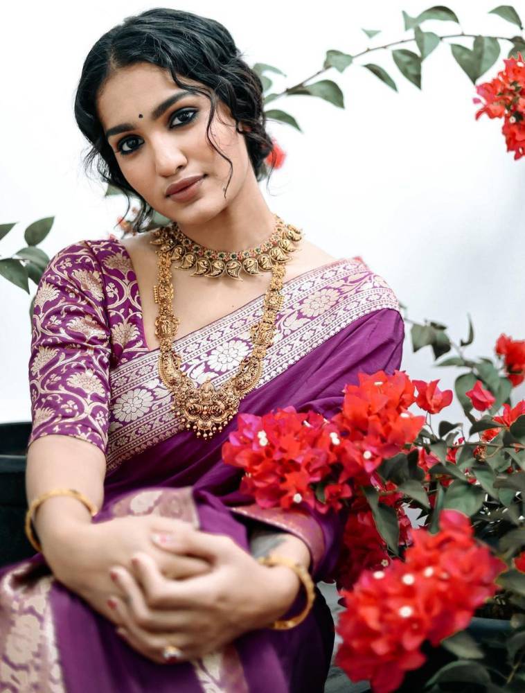 saniya iyappan in a purple saree by tm signature