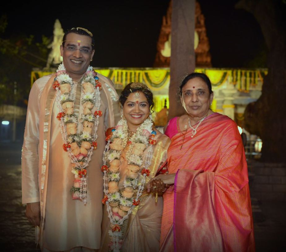 Singer Sunitha Upadrasta and Ram Veerapaneni wedding Pictures 