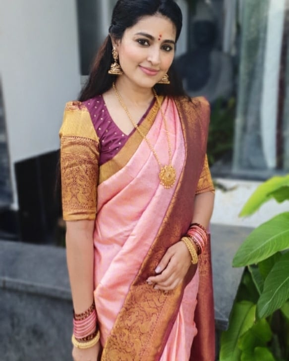 sneha prasanna in baby pink violet kanjeevaram saree for pongal 2021