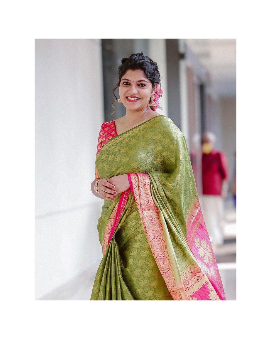 Aparna Balamurali looks radiant in green pattu saree at bestie's ...