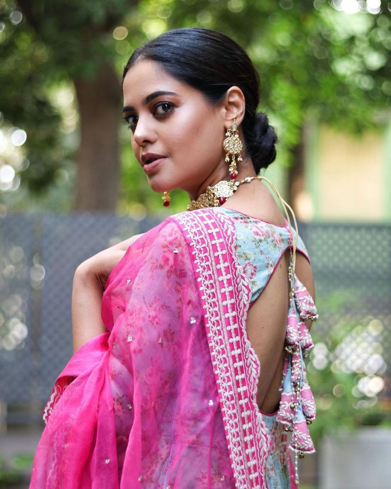 bindu madhavi in a pink dupatta lehenga set