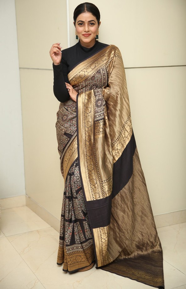 poorna in black and gold silk saree at sundari movie trailer launch