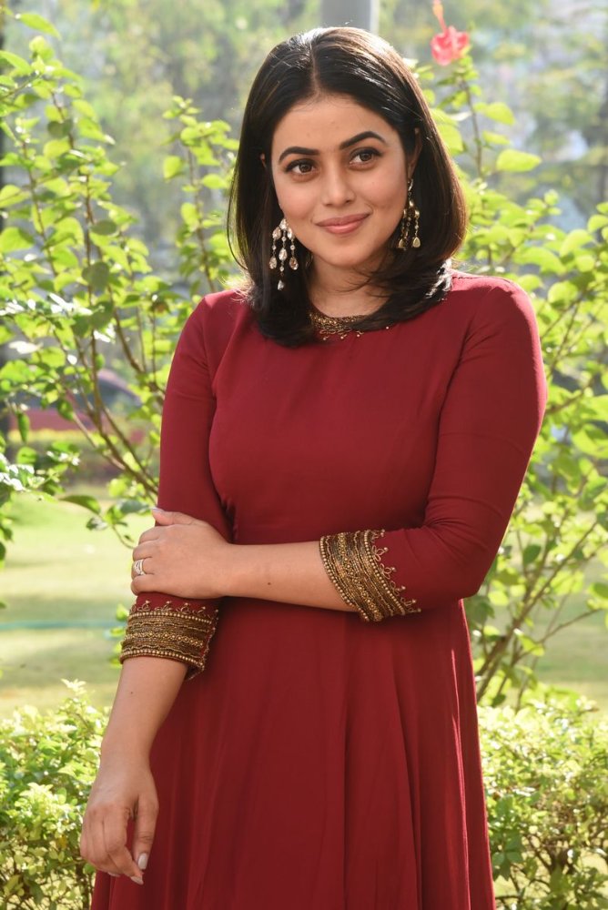 poorna in maroon dress at powerplay trailer launch