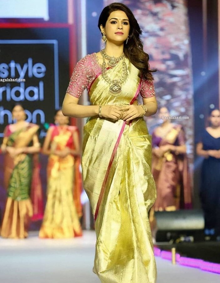 shraddha das at lifestyle and bridal fashion week