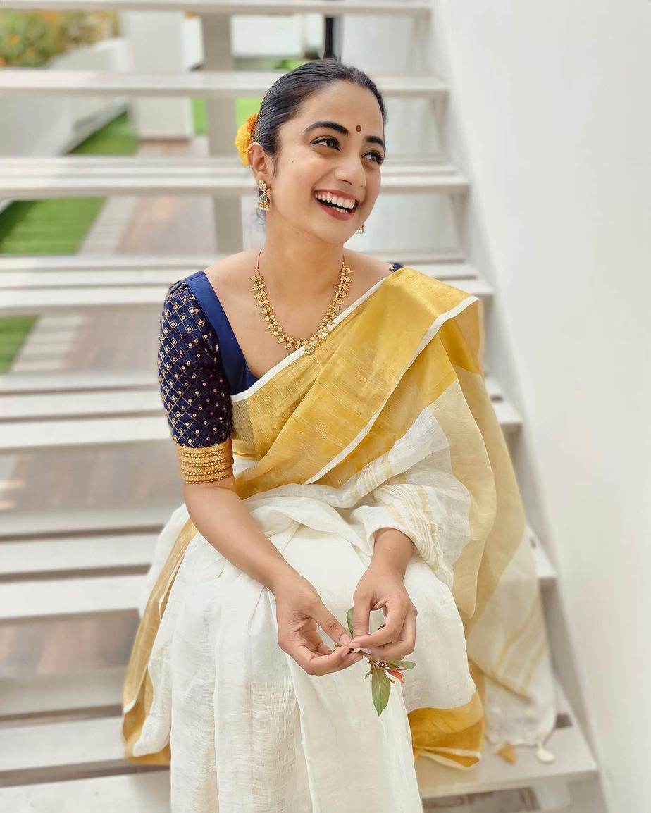 Kerala Plain Copper Tissue Kasavu Saree with 3 inch Pallu – Southloom.com