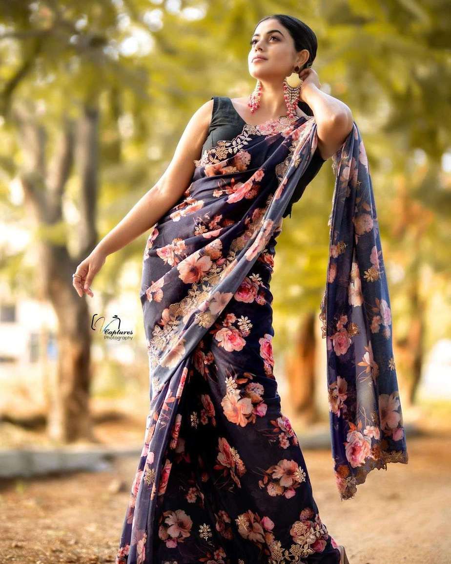 Poorna rocks an ink blue saree by label Ell with a black blouse in style!