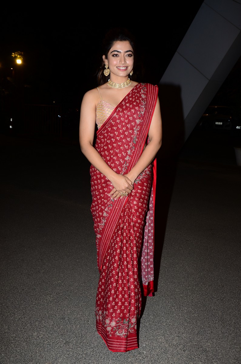 Rashmika looks pretty in a brick red saree at "Sulthan" pre-release event!